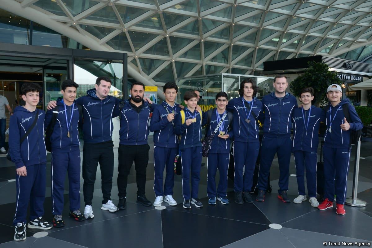 Азербайджанские гимнасты привезли в Баку из Италии медали Чемпионата Европы (ФОТО)