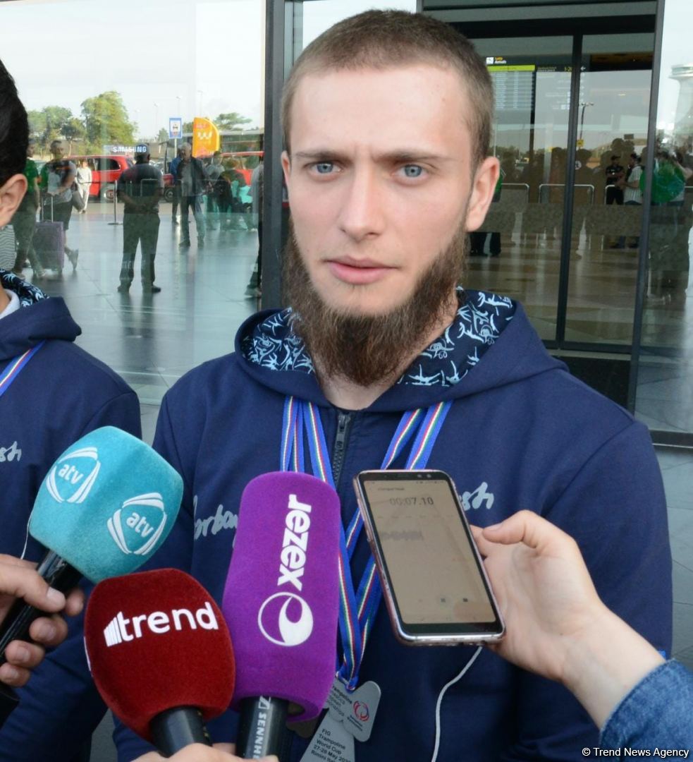 Азербайджанские гимнасты привезли в Баку из Италии медали Чемпионата Европы (ФОТО)