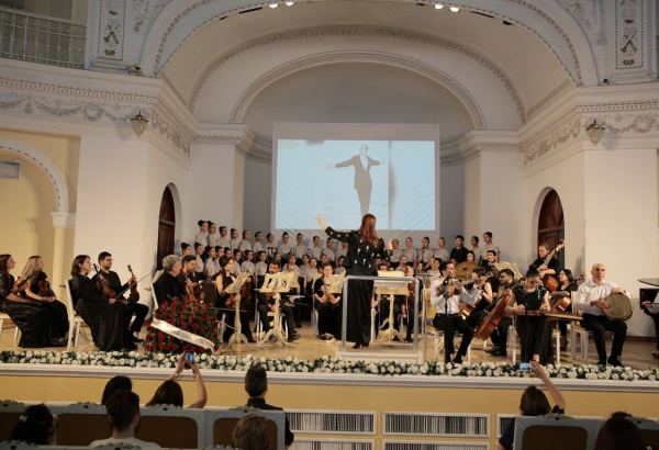 "Ey əziz anam, Azərbaycan" - к 80-летию легендарного Муслима Магомаева  (ФОТО)