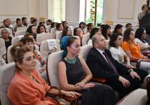 В Баку отметили юбилей Земфиры Сафаровой: "Что может быть желаннее для ученого!" (ФОТО)