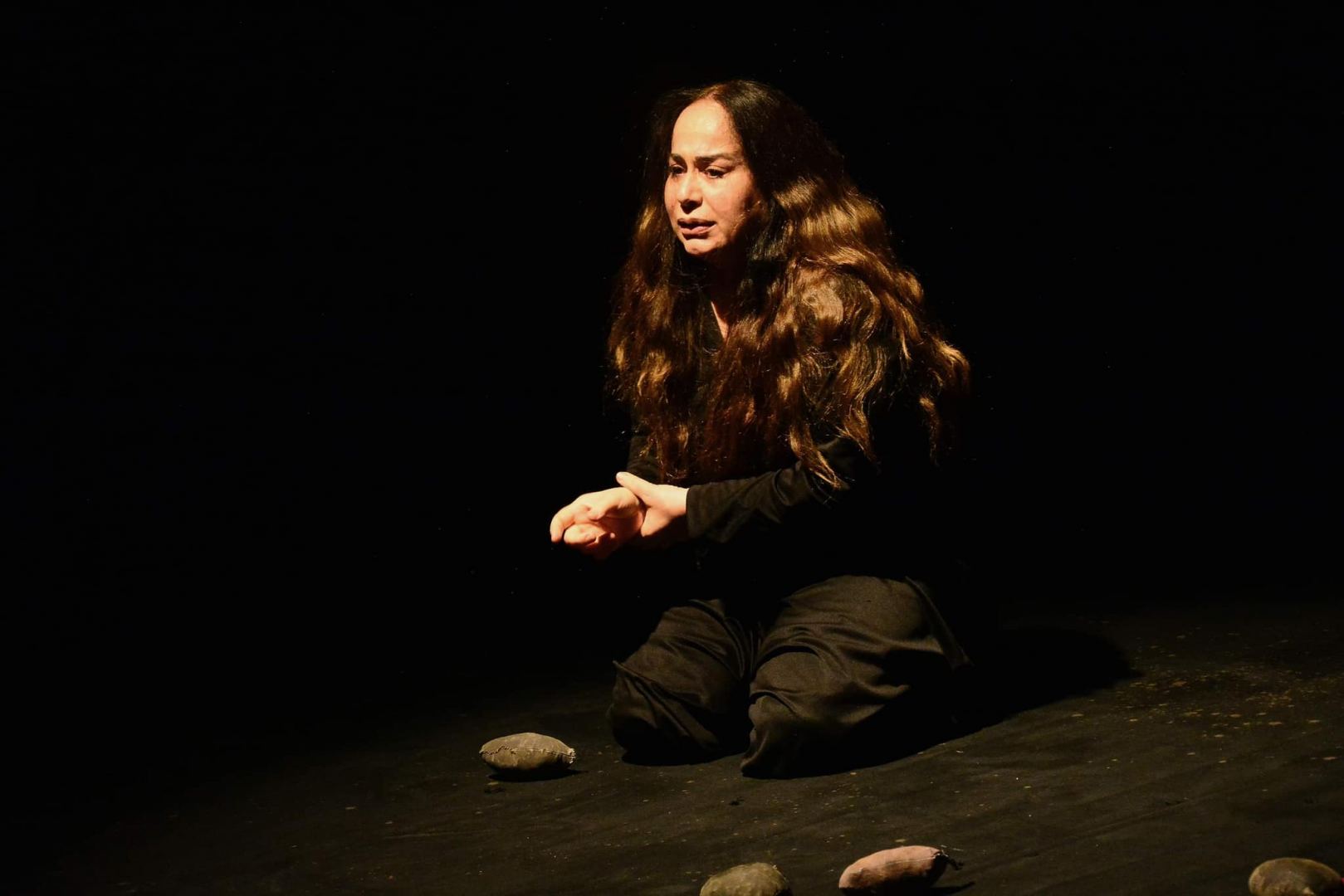 Азербайджанская актриса в свой юбилей "совершила суицид". Был ли другой путь наказания? (ФОТО)