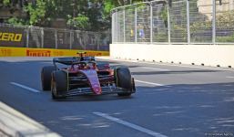 Завершилась первая тренировочная сессия пилотов «Формулы-1» в Баку (ФОТО)