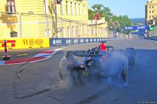 Завершилась первая тренировочная сессия пилотов «Формулы-1» в Баку (ФОТО)