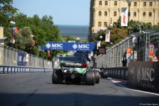 Завершилась первая тренировочная сессия пилотов «Формулы-1» в Баку (ФОТО)