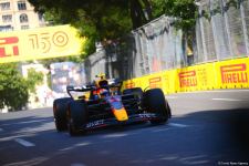 Завершилась первая тренировочная сессия пилотов «Формулы-1» в Баку (ФОТО)