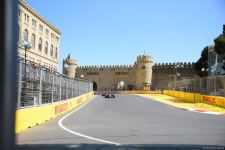 В Баку стартовала первая тренировочная сессия пилотов “Формулы-1” (ФОТО)