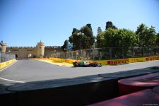 В Баку стартовала первая тренировочная сессия пилотов “Формулы-1” (ФОТО)