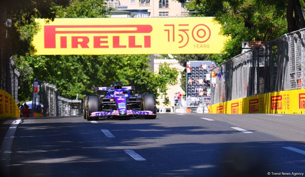 Завершилась первая тренировочная сессия пилотов «Формулы-1» в Баку (ФОТО)