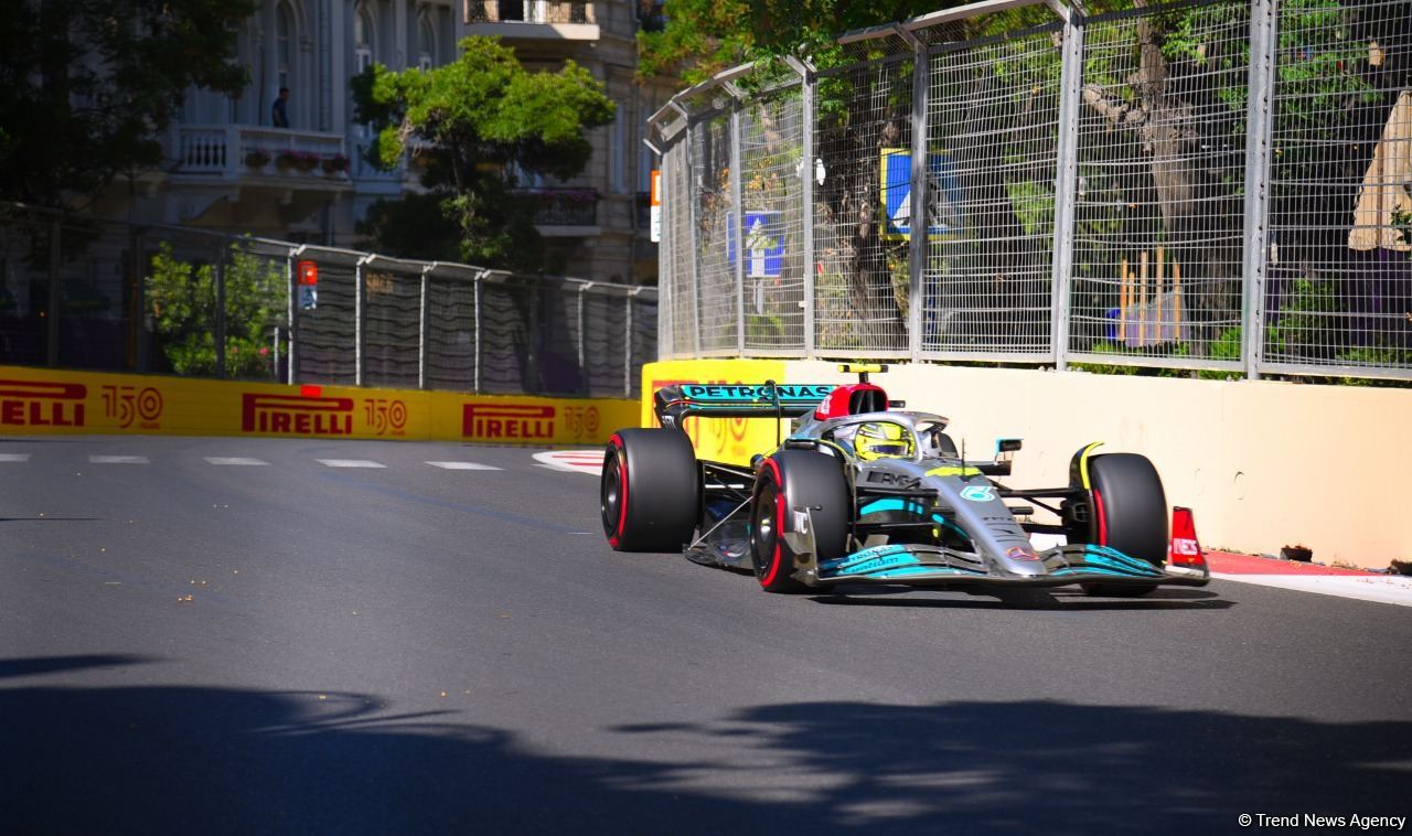 Завершилась первая тренировочная сессия пилотов «Формулы-1» в Баку (ФОТО)