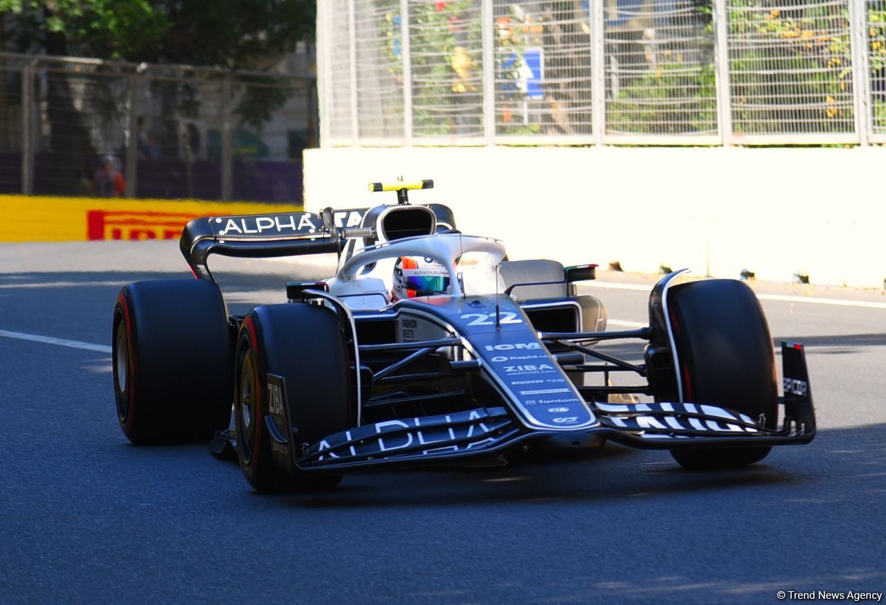 Завершилась первая тренировочная сессия пилотов «Формулы-1» в Баку (ФОТО)