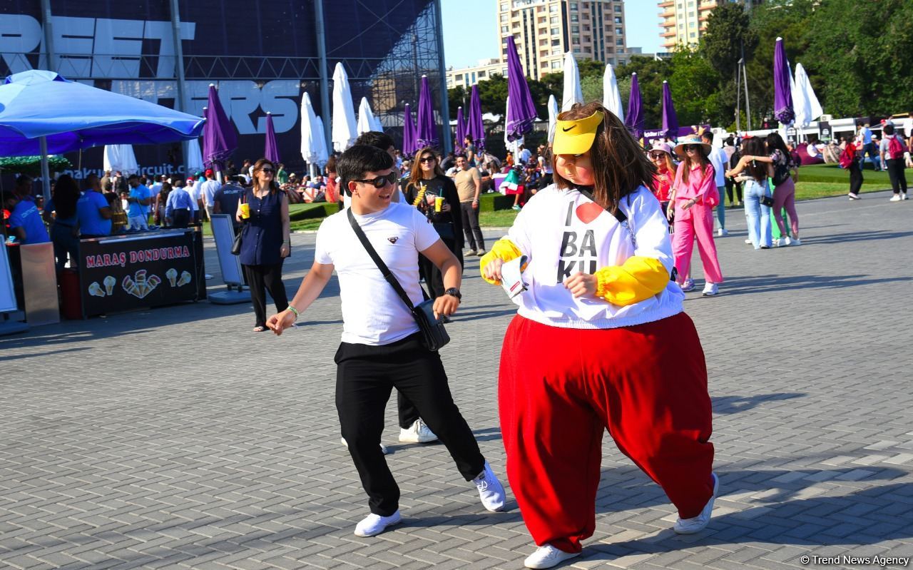 Завершилась первая тренировочная сессия пилотов «Формулы-1» в Баку (ФОТО)