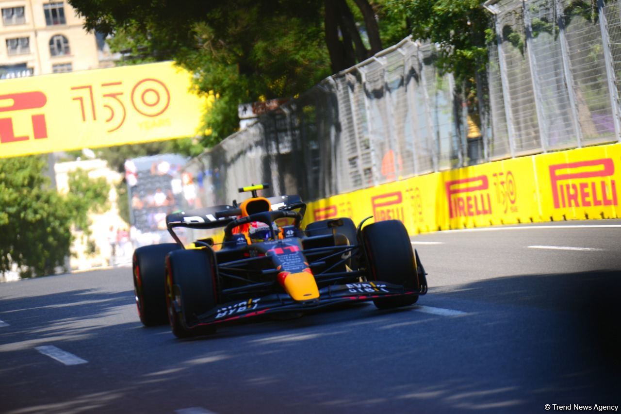 Завершилась первая тренировочная сессия пилотов «Формулы-1» в Баку (ФОТО)