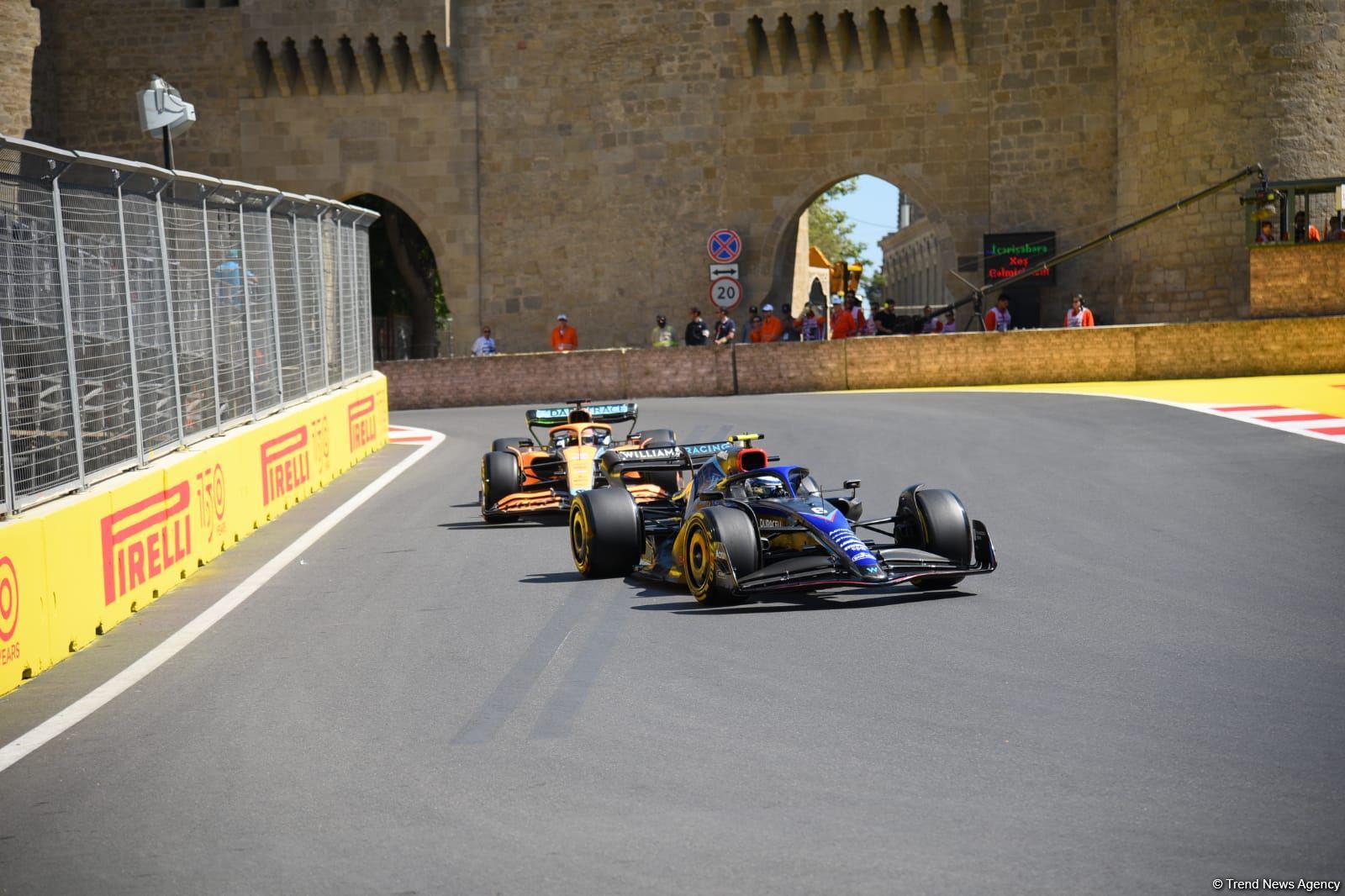 В Баку стартовала первая тренировочная сессия пилотов “Формулы-1” (ФОТО)