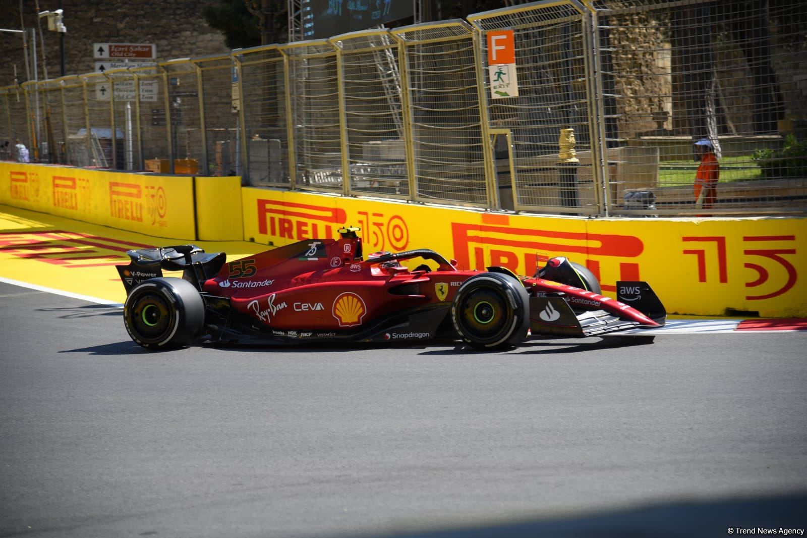 В Баку стартовала первая тренировочная сессия пилотов “Формулы-1” (ФОТО)