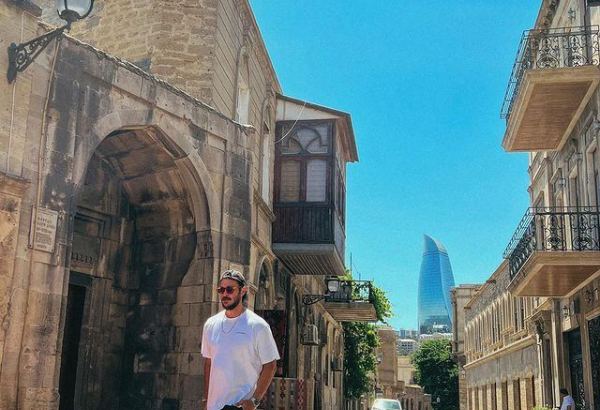 Известный турецкий актер приехал в Баку на Гран-при "Формулы-1" (ФОТО)