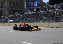 На Гран-при Азербайджана «Формулы-1» начались свободные заезды (ФОТО)