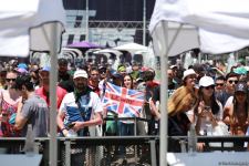 В Баку прошла автограф-сессия пилотов "Формулы-1" (ФОТО)