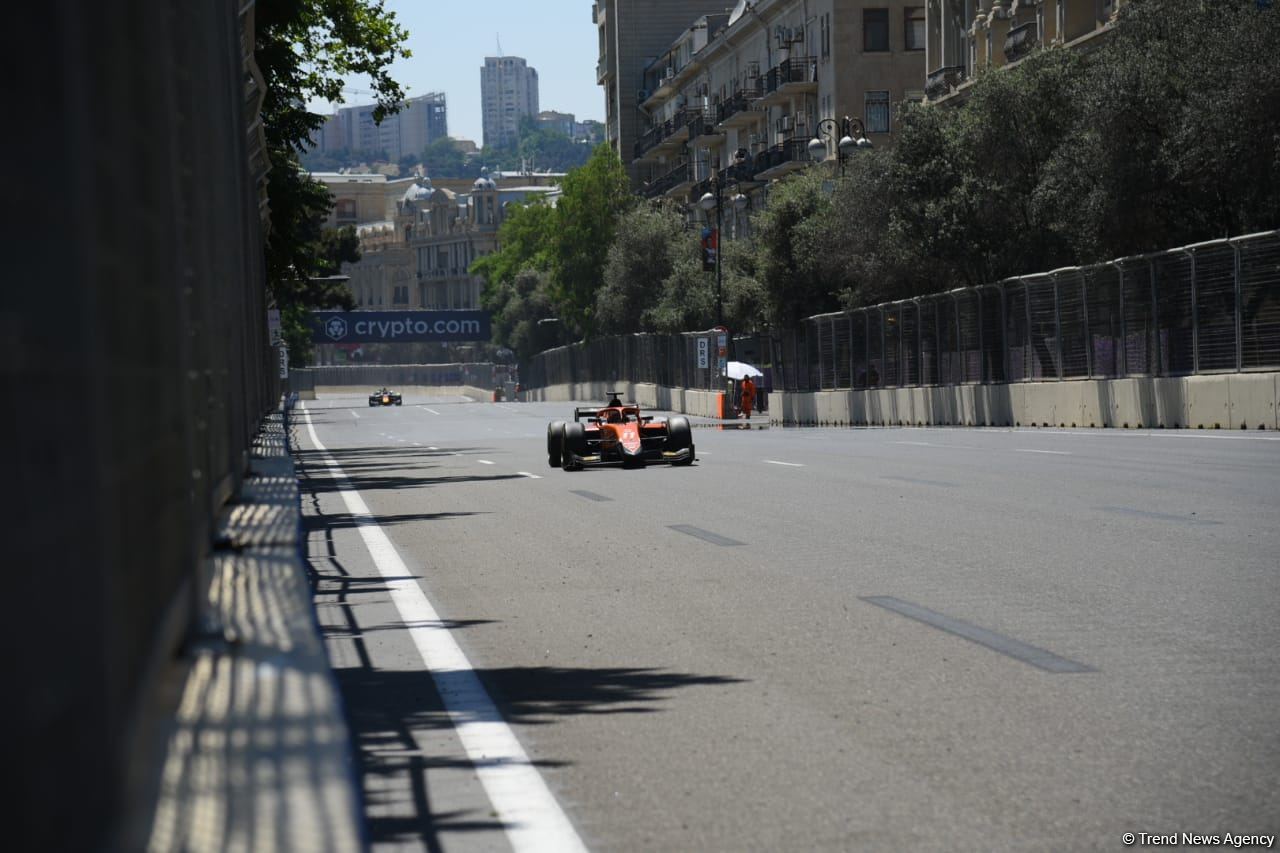 На Гран-при Азербайджана «Формулы-1» начались свободные заезды (ФОТО)