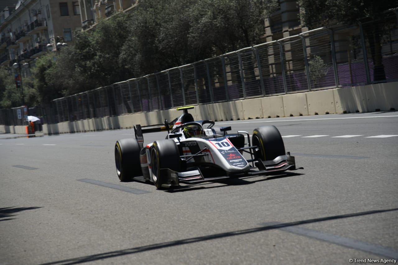 На Гран-при Азербайджана «Формулы-1» начались свободные заезды (ФОТО)