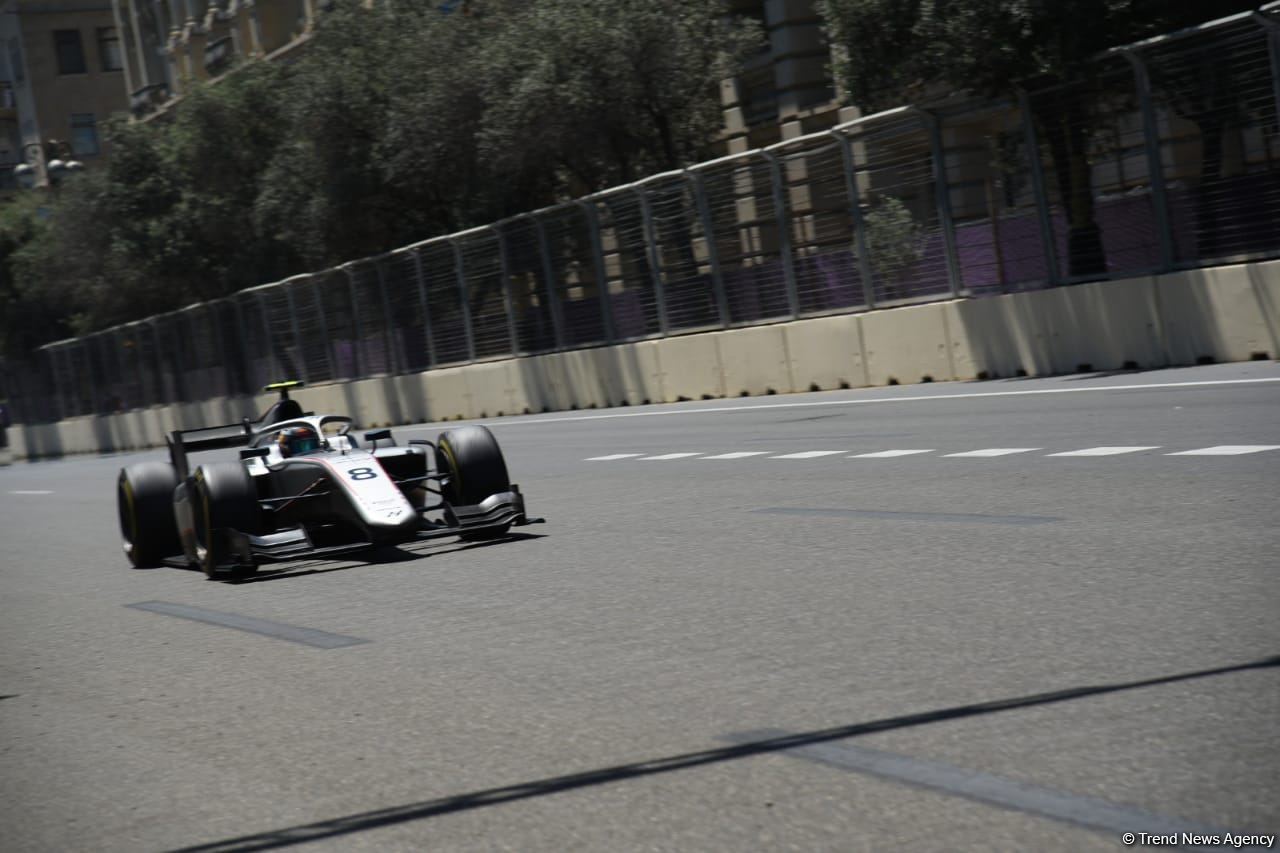 На Гран-при Азербайджана «Формулы-1» начались свободные заезды (ФОТО)
