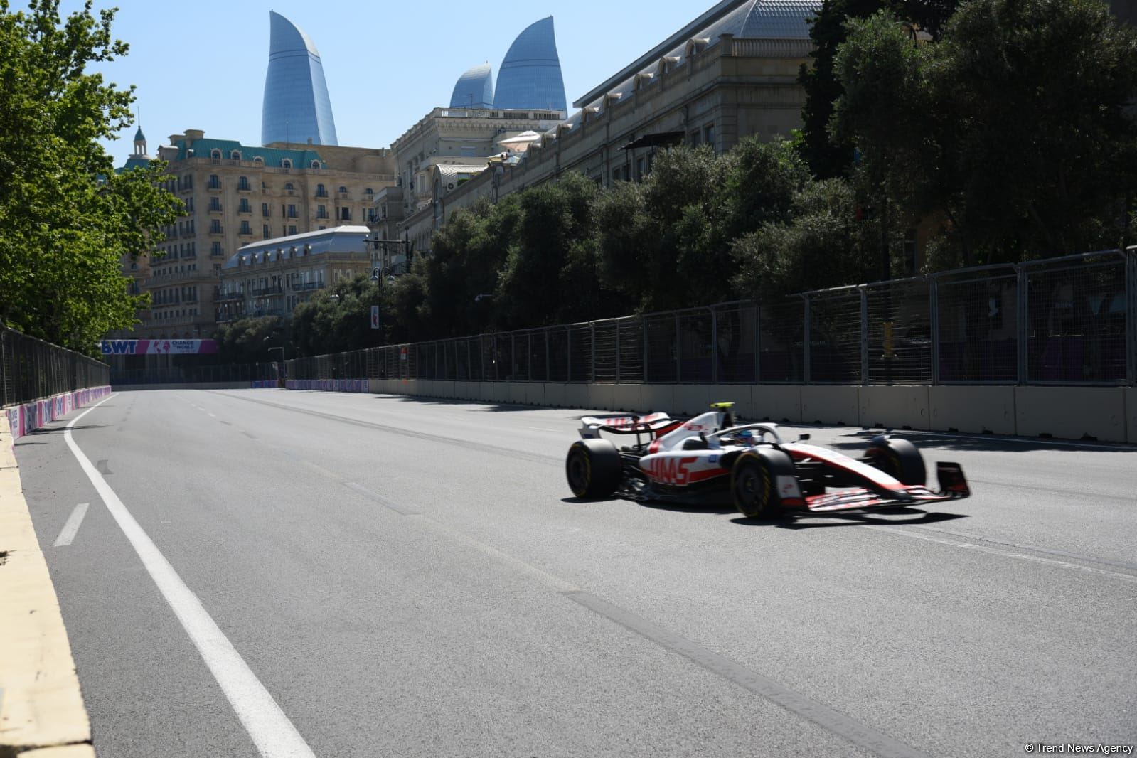 На Гран-при Азербайджана «Формулы-1» начались свободные заезды (ФОТО)