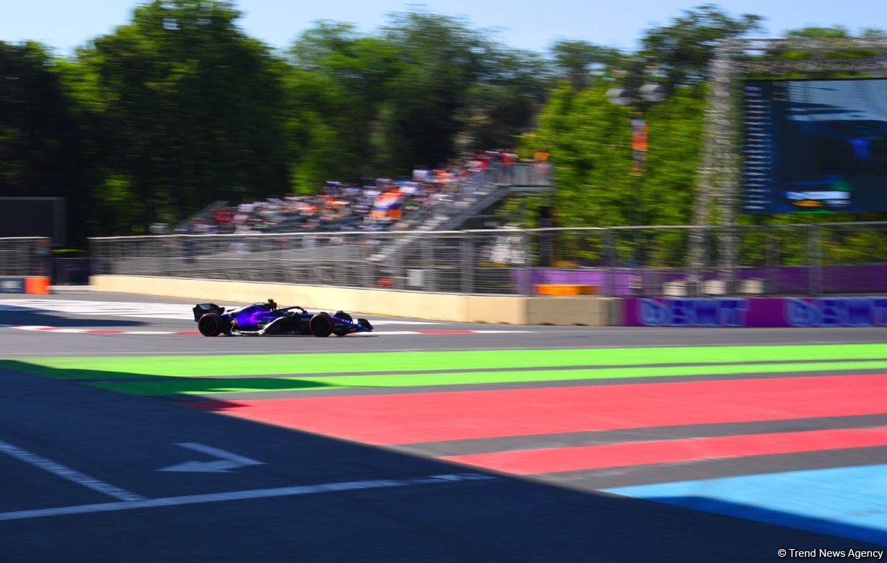Стартовала квалификационная сессия пилотов «Формулы-1» в Баку (ФОТО)
