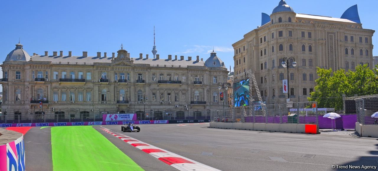 Стартовала квалификационная сессия пилотов «Формулы-1» в Баку (ФОТО)