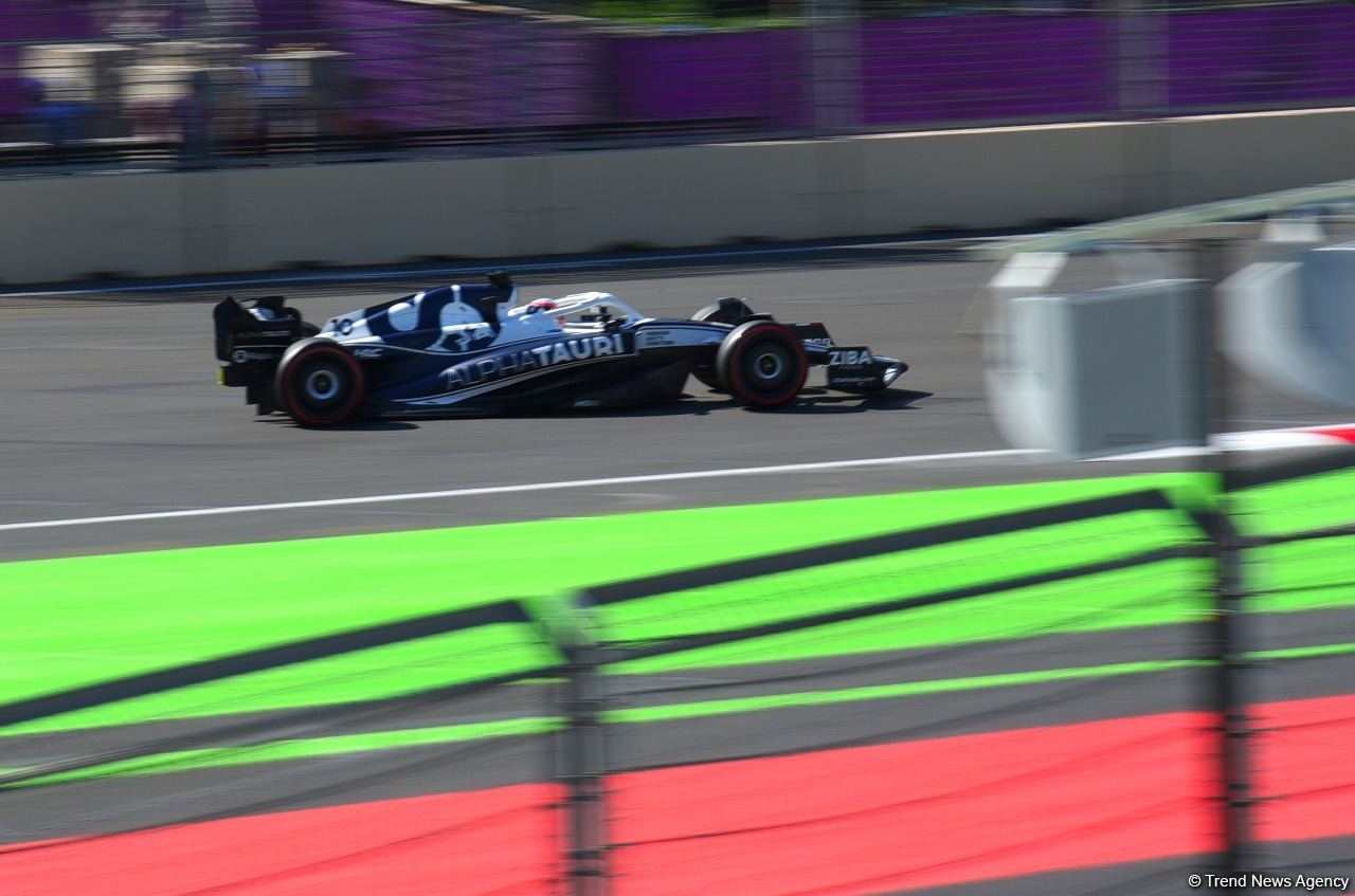 Стартовала квалификационная сессия пилотов «Формулы-1» в Баку (ФОТО)