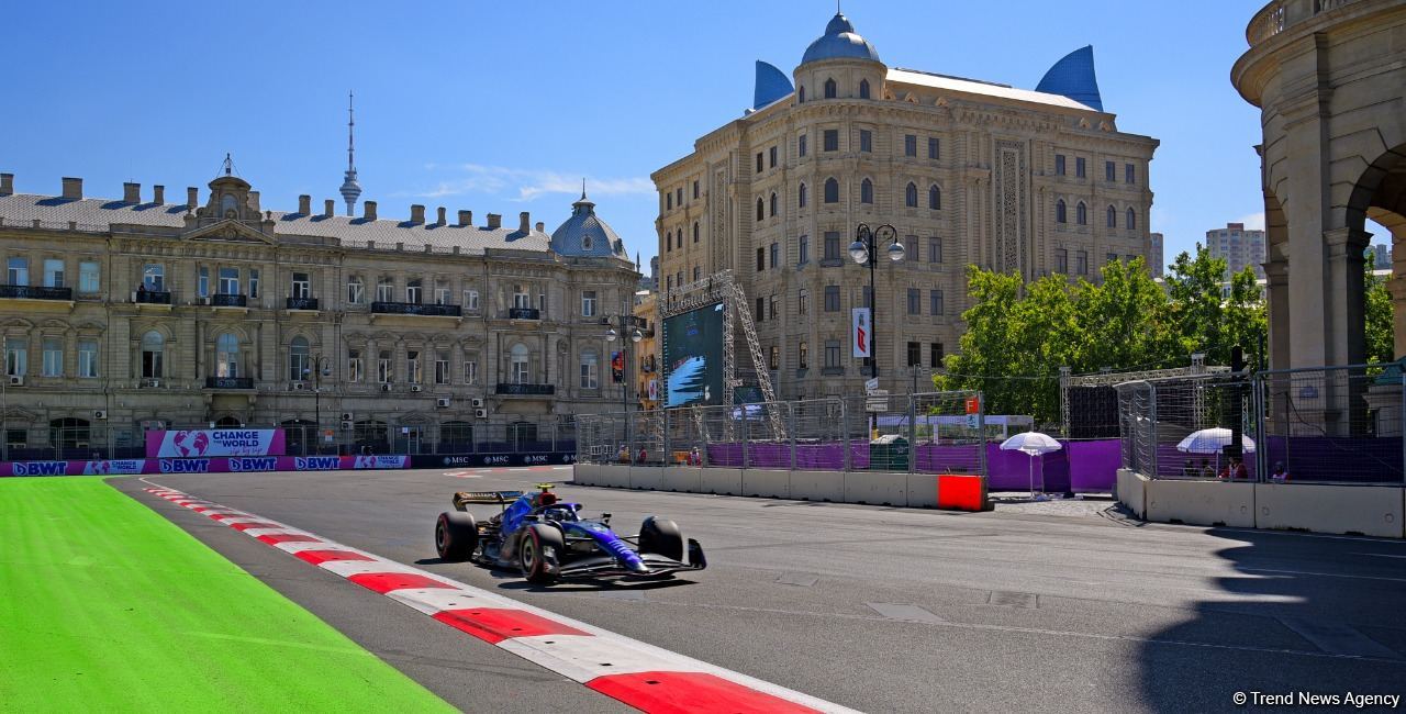 Стартовала квалификационная сессия пилотов «Формулы-1» в Баку (ФОТО)