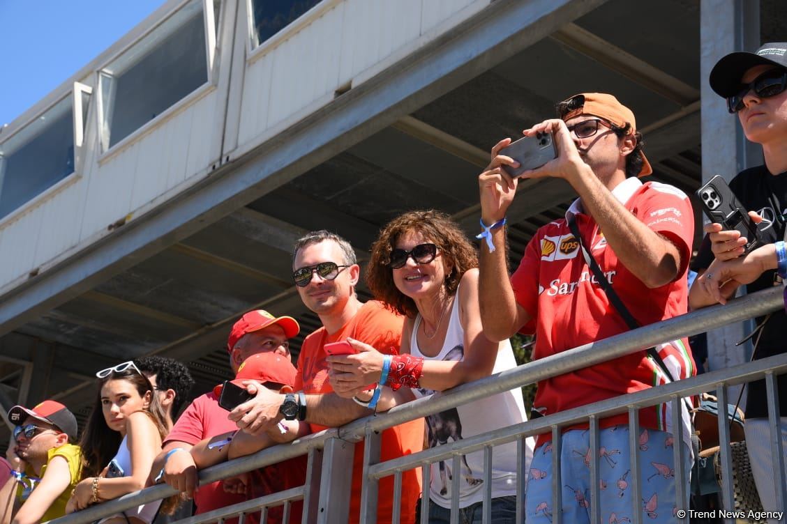 В Баку прошла финальная гонка Гран-при Азербайджана "Формулы-1"