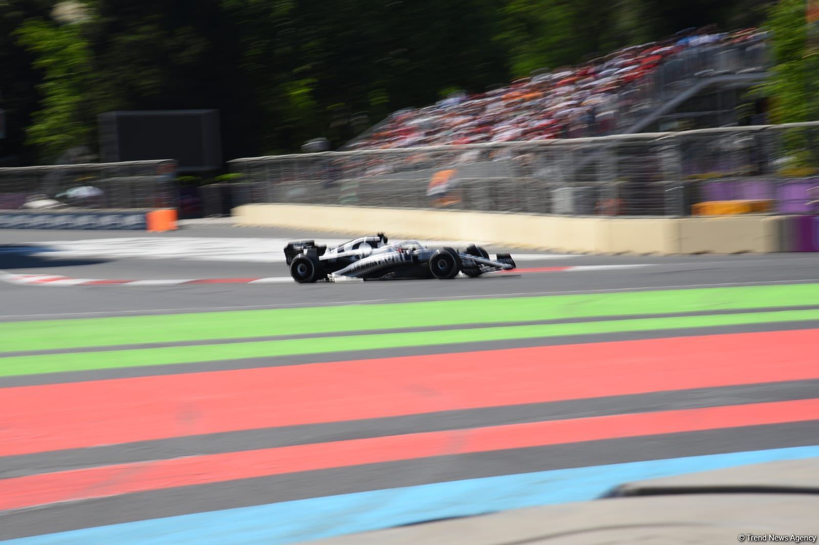 В Баку прошла финальная гонка Гран-при Азербайджана "Формулы-1"