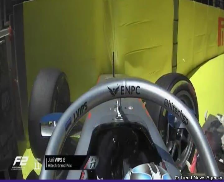 В основной гонке «Формулы-2» в Баку произошла еще одна авария (ФОТО)