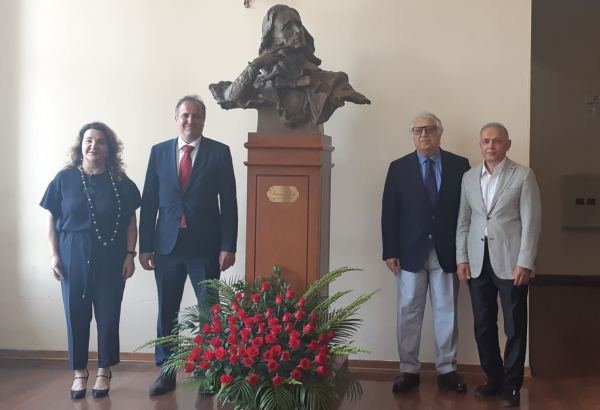 В Бакинской музыкальной академии состоялось открытие бюста Ференца Листа (ФОТО)