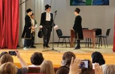 В Баку появился юный Адриано Челентано со своей экономкой Мами и Орнеллой Мути (ВИДЕО, ФОТО)