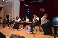 В Баку появился юный Адриано Челентано со своей экономкой Мами и Орнеллой Мути (ВИДЕО, ФОТО)