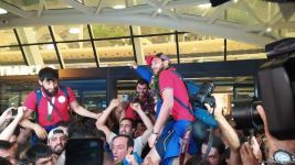 Ставшая чемпионом Европы сборная Азербайджана по мини-футболу вернулась в Баку (ФОТО)