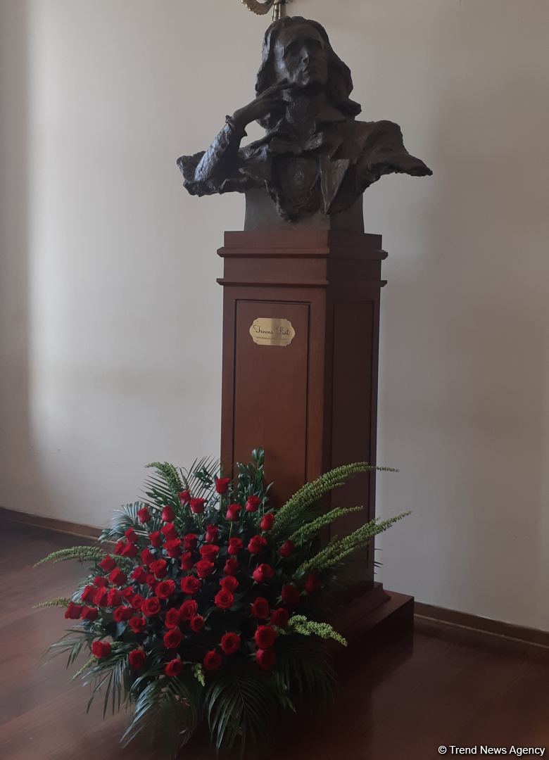 В Бакинской музыкальной академии состоялось открытие бюста Ференца Листа (ФОТО)