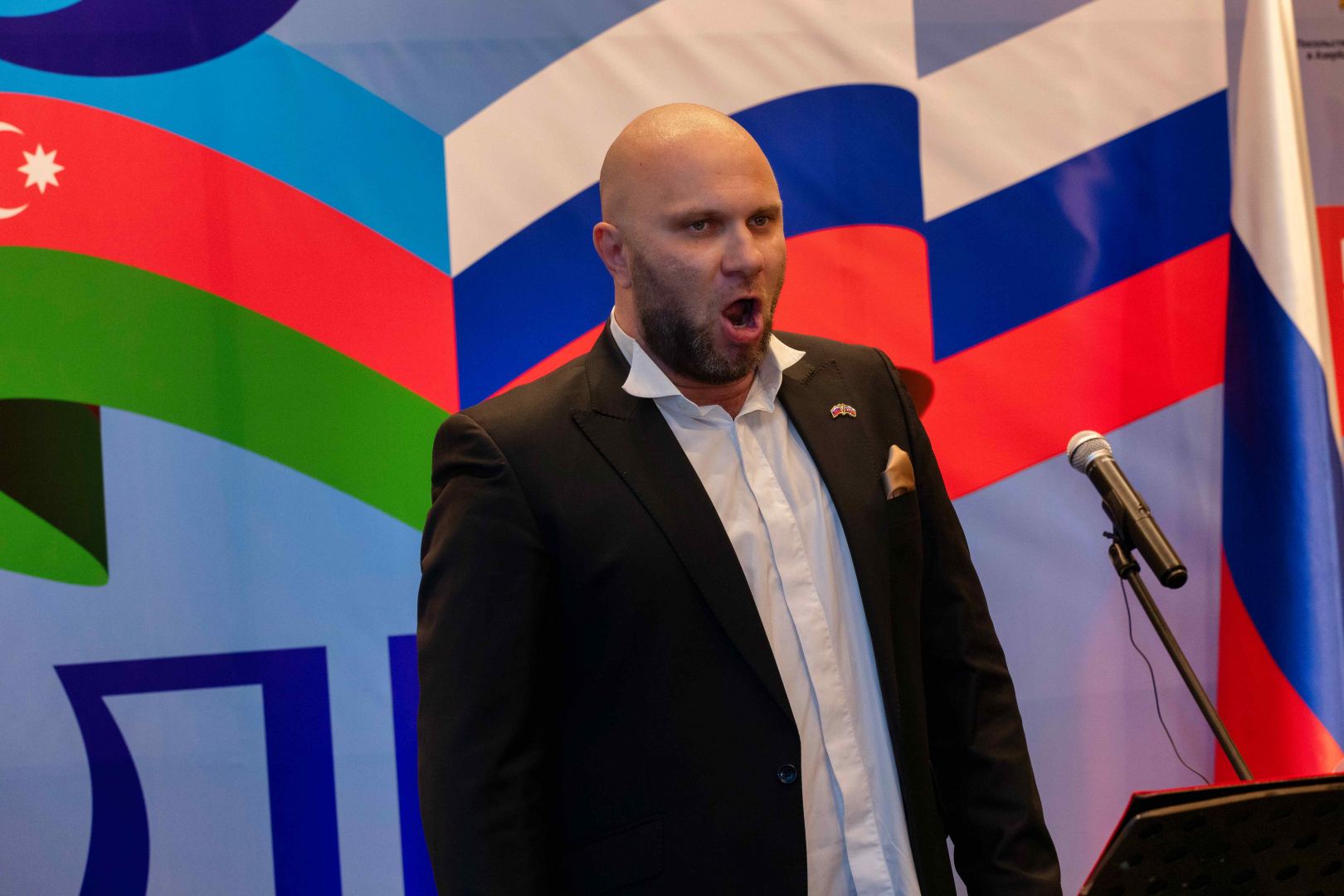 В Баку открылась выставка и прошел концерт "Самая красивая страна" (ФОТО)