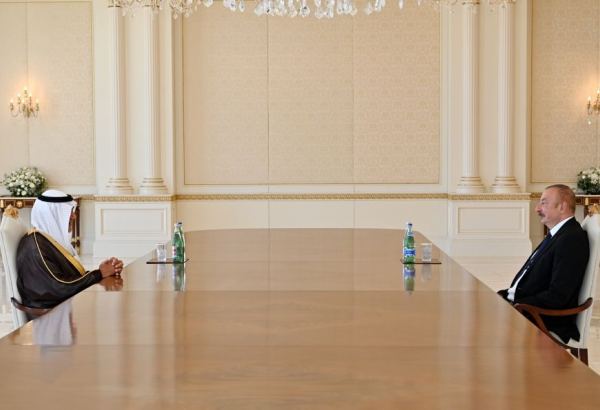 Президент Ильхам Алиев принял председателя правления Центра исламских исследований имени Короля Фейсала Саудовской Аравии