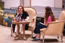 YARAT организовал встречу с художницей Лятафет Мамедовой: Живопись - это моя душа! (ФОТО)