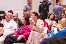 YARAT организовал встречу с художницей Лятафет Мамедовой: Живопись - это моя душа! (ФОТО)