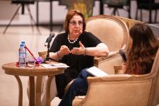 YARAT организовал встречу с художницей Лятафет Мамедовой: Живопись - это моя душа! (ФОТО)