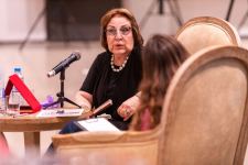 YARAT организовал встречу с художницей Лятафет Мамедовой: Живопись - это моя душа! (ФОТО)