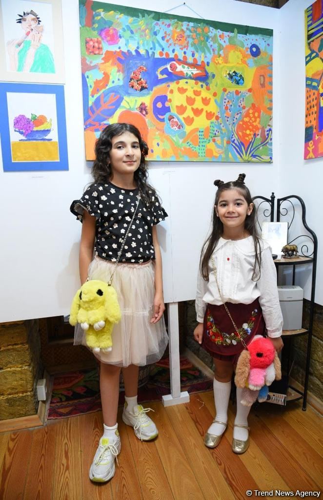 Leonardo Art School Baku организовала выставку юных художников «Полет фантазий» (ФОТО)