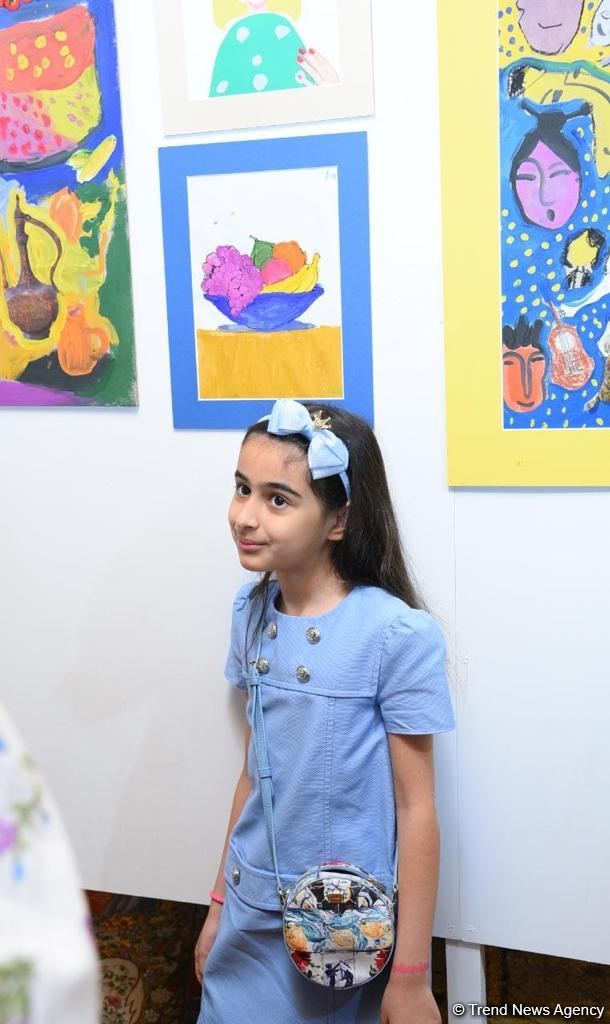 Leonardo Art School Baku организовала выставку юных художников «Полет фантазий» (ФОТО)