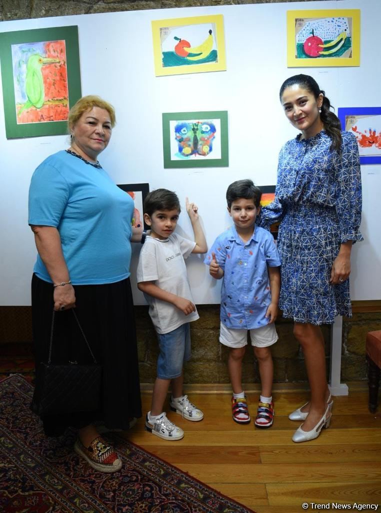 Leonardo Art School Baku организовала выставку юных художников «Полет фантазий» (ФОТО)