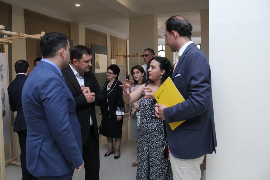 Шведское решение в Гяндже - "Устойчивая мода: будущее текстиля" (ФОТО)