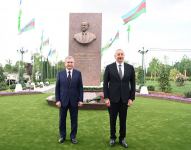 Президент Ильхам Алиев и Президент Шавкат Мирзиёев приняли участие в церемонии открытия площади Гейдара Алиева в Ташкенте (ФОТО/ВИДЕО)
