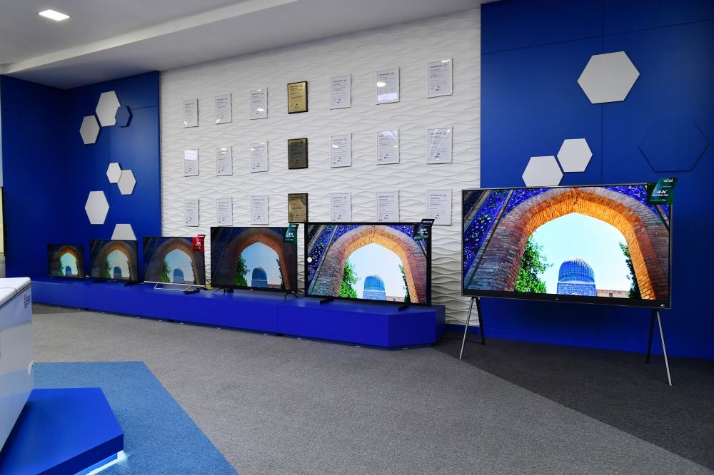 Президент Ильхам Алиев и Президент Шавкат Мирзиёев ознакомились с работой ООО "TEXNOPARK" в Ташкенте (ФОТО/ВИДЕО)