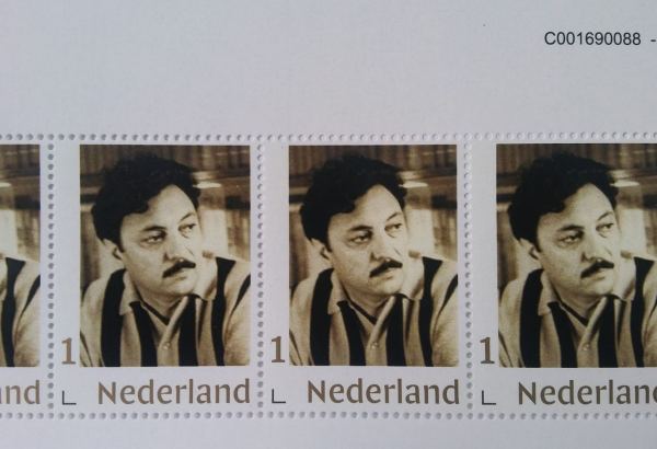 В Нидерландах выпущена почтовая марка, посвященная азербайджанскому писателю Исмаилу Шихлы (ФОТО)